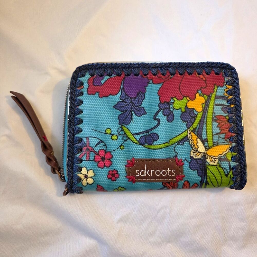 Sakroots Blue Floral Zip Wallet Crochet Trim Boho Credit Card Slots ID Window